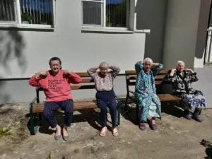 Зарядка в доме престарелых