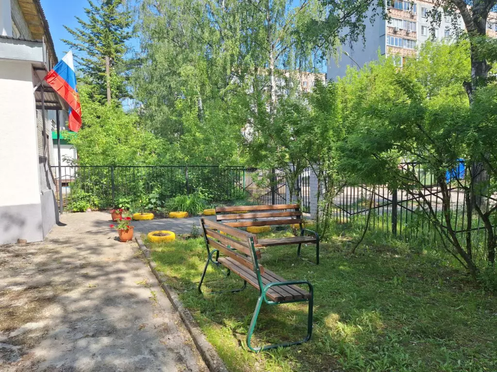 Территория дома престарелых Дом Бабушек и Дедушек в Нижнем Новгороде